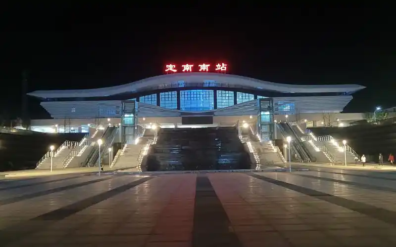 高铁站实拍 定南南站(江西省赣州市)