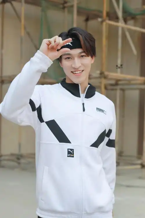 santa赞多超话#赞多0311生日快乐#@创造营2021-赞多时间的缝隙里会有