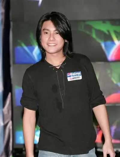 朱孝天个人简介:朱孝天(1979年1月15日-);中国台湾省人,中国台湾置