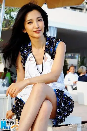 李冰冰红裙渲染戛纳 异国海滩秀中国风情[12p]