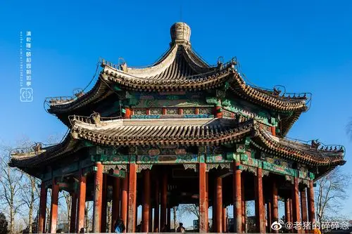 郭如亭(n30) 在北京皇家园林颐和园的十七孔桥头,有一座八角重檐,面积