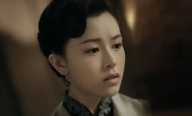 唐探3口碑下滑,剧情角色均遭热议,她为何能凭一张脸就红出了圈|文咏珊