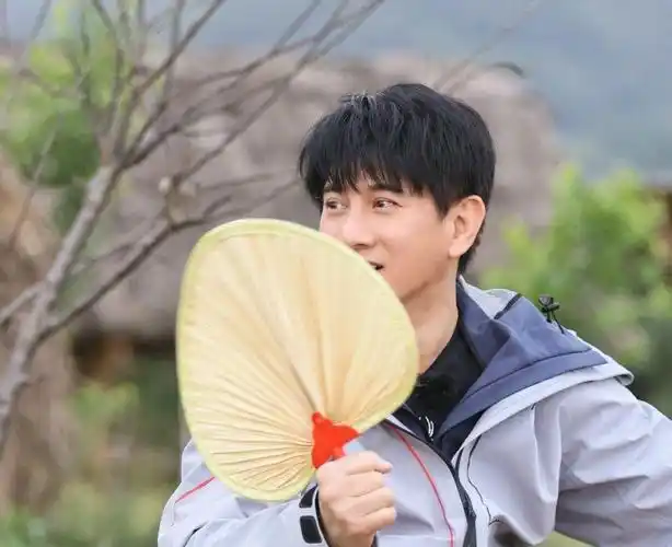 吴奇隆刘诗诗再传婚变男方更换微博头像两人已半年无互动