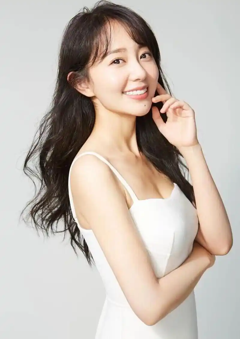 明星代言推荐·孙耀琦 演员,主持人 代言费 代表作品:《新还珠格格》