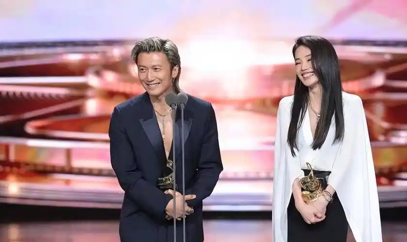 52岁的古天乐对比42岁的谢霆锋,自然衰老和医学衰老的区别一目了然