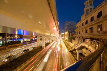 交通灯具上海晚上交通照片