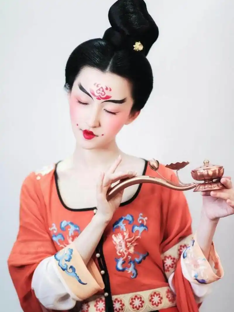 唐朝女子真实的妆容,是什么样子呢?