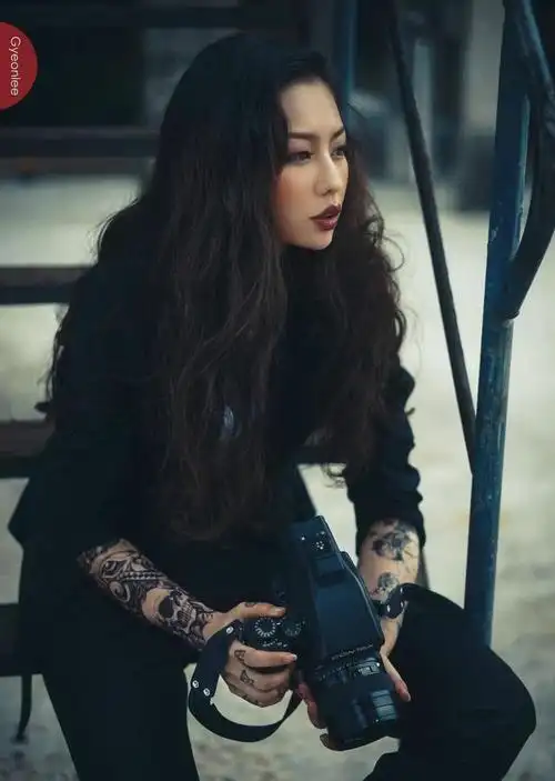 高冷帅气的小姐姐,气场十足