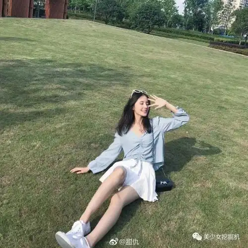 > 正文  而我们刚说的甜仇和日马夫人属于同一家的模特,真名叫仇琳琳