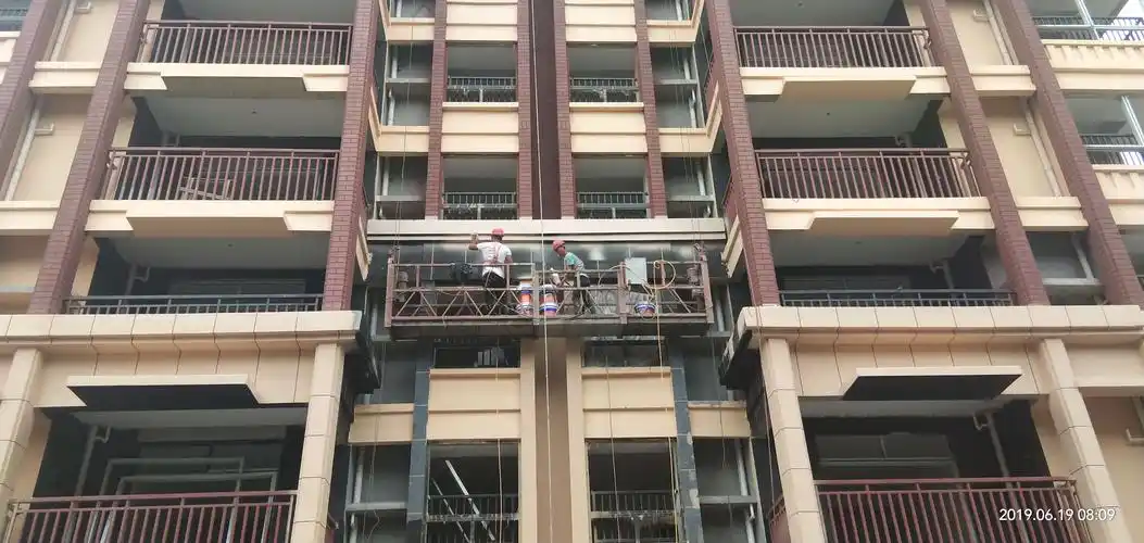 35#楼外墙漆施工