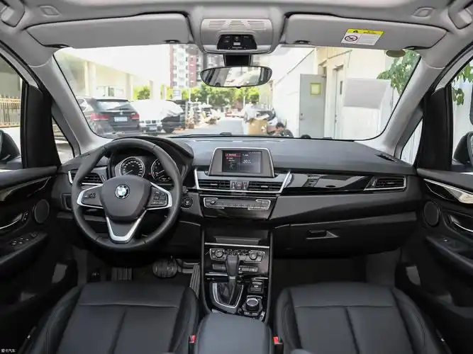 【2018款宝马2系旅行车218i 领先型_中控区_1/1081张图片】_汽车图片