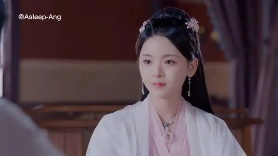 杨超越且听凤鸣混剪星辰皆在你眉眼中