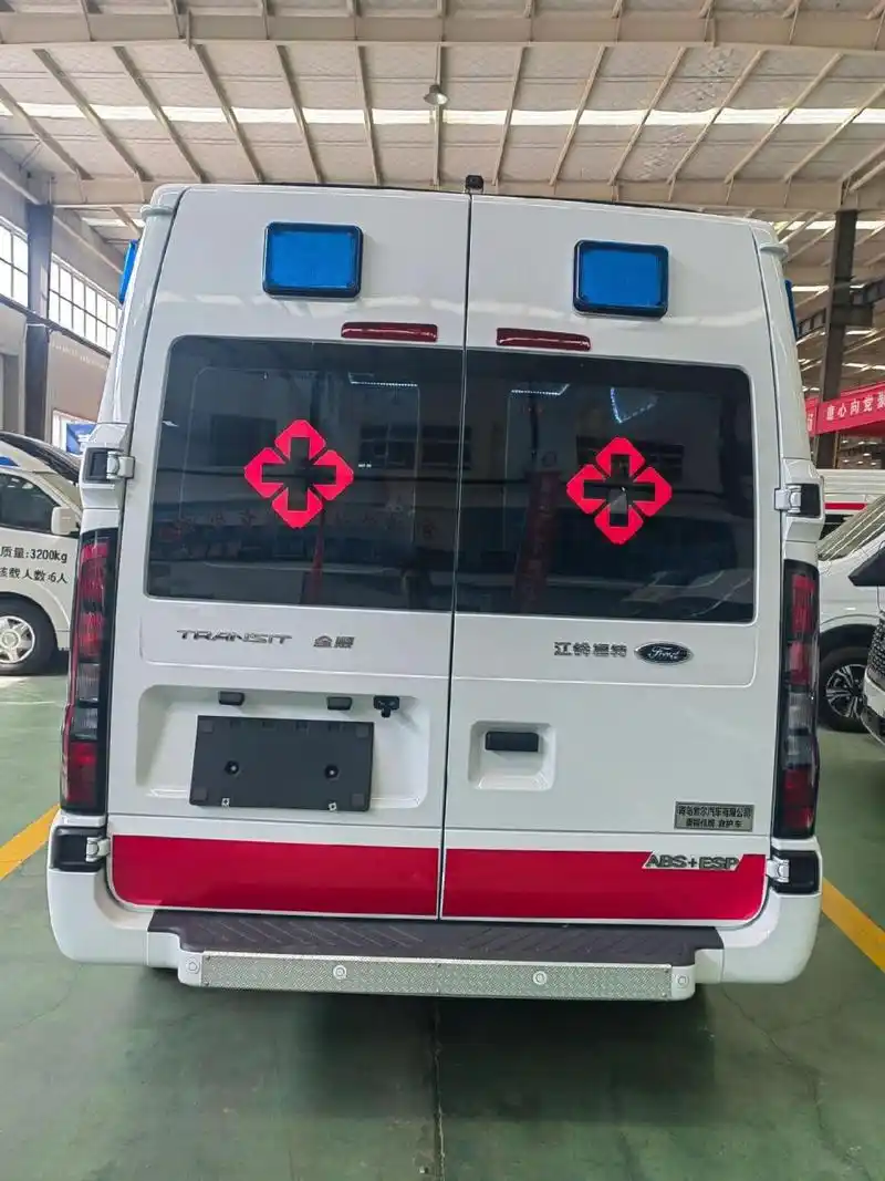 120急救护送服务专用车 江铃汽车  福特pro v348长轴中顶监护型救护车