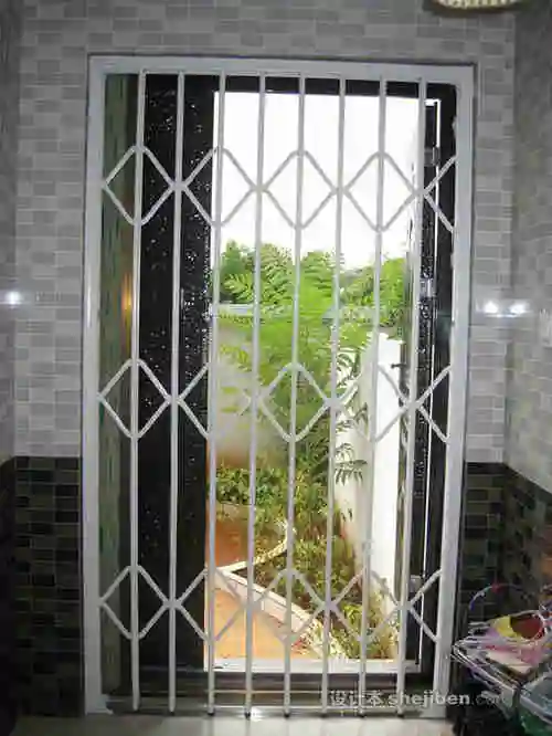 简单好看的高层阳台防盗网装修效果图 开放式露台隐形防护网安装图片