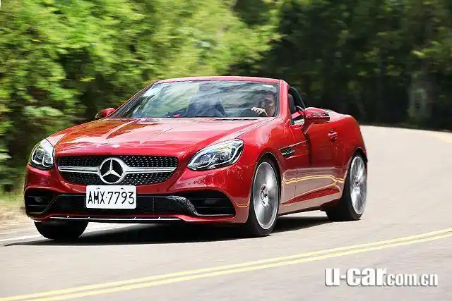 孤独男子不无聊试驾奔驰slc200敞篷跑车