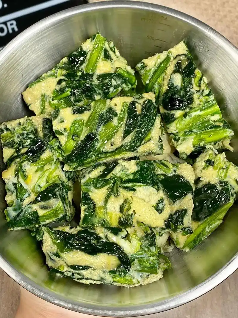 90食材:菠菜,鸡蛋0473做法: 16615两个鸡 - 抖音