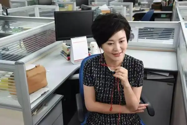 辽宁电视台主持人金霞去哪了