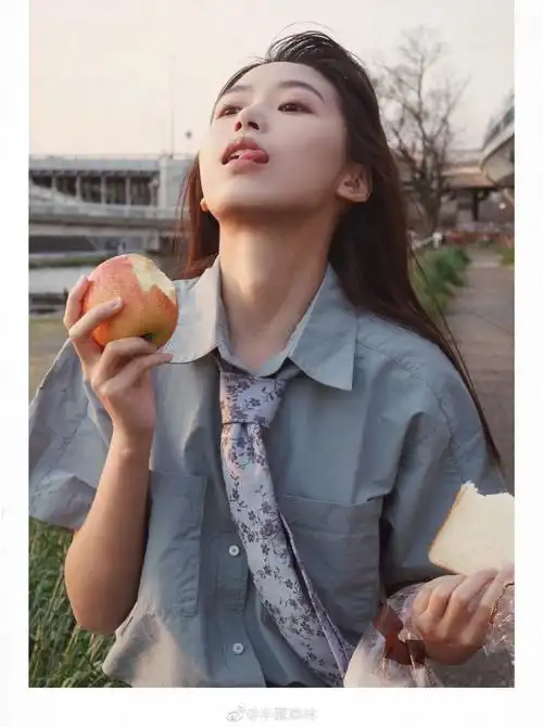 半藏森林纯欲风踢着啤酒罐回家的傍晚.