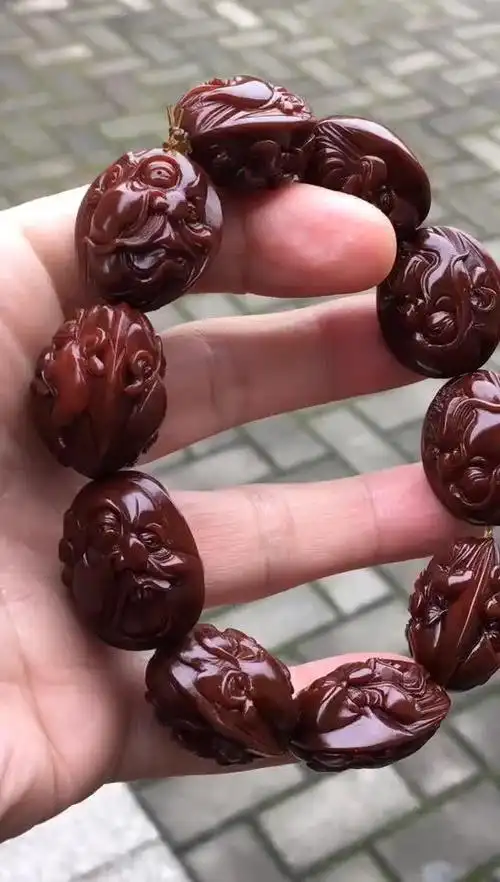 我的手串玉化了,核友们喜欢吗?