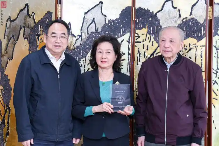 人文社会科学资深教授马敏学术传承与创新