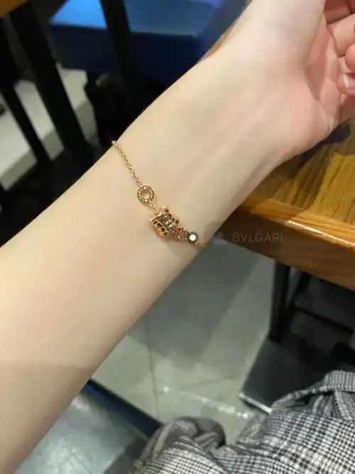 宝格丽手链二选一