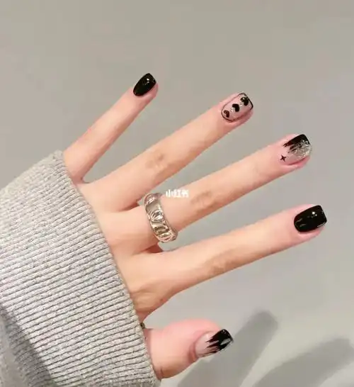 秋季显白黑色美甲