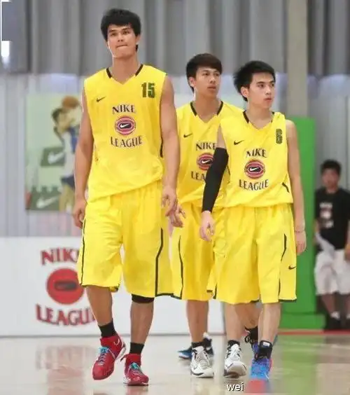 十年前罗杰金广祝率队大战清华附中差点就制霸全国了