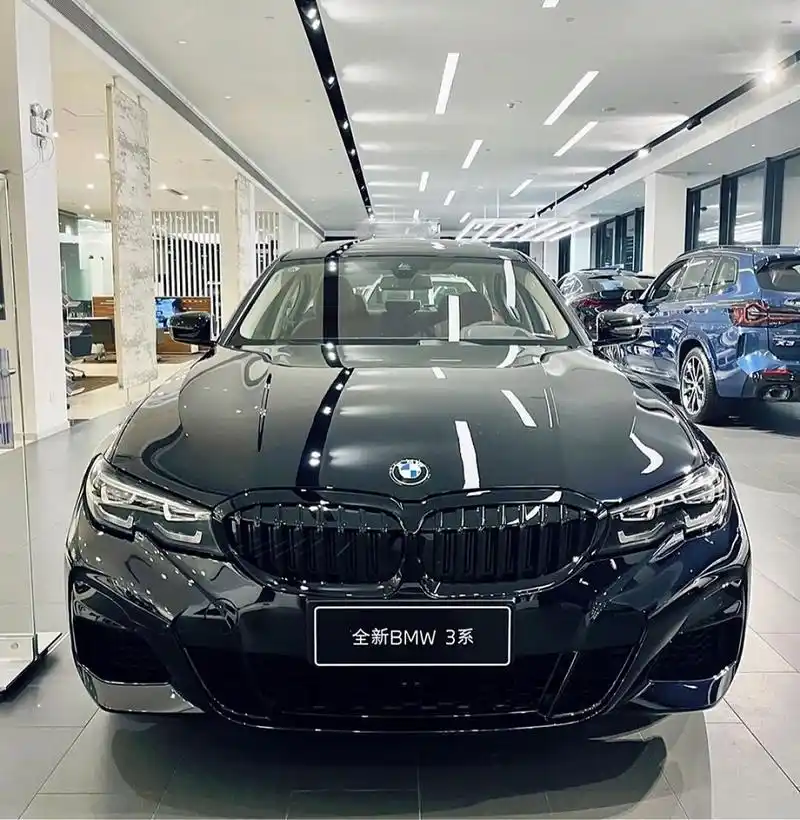 4 |bmw 330i耀夜最新车主成交价 我们这代人对于驾驶乐趣已经没有那么