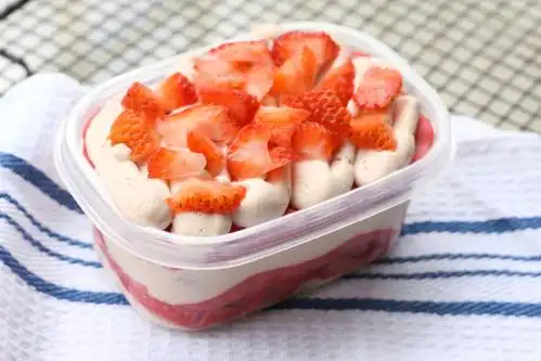 独家奶油配方红丝绒草莓千层盒子蛋糕/蓝风车奶油/新鲜草莓包邮