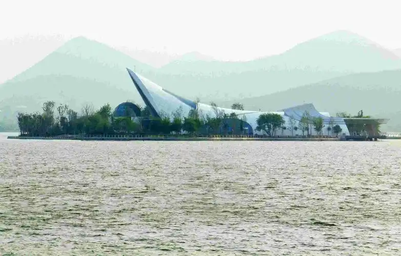 徐州市水族展览馆外部环境风景秀美(组图欣赏)