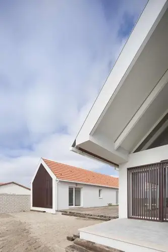 坡屋顶的哲学沉思,白色,现代