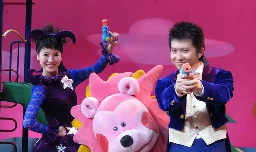 少儿节目主持人绿泡泡官宣从央视离职,《智慧树》片头删除其画面