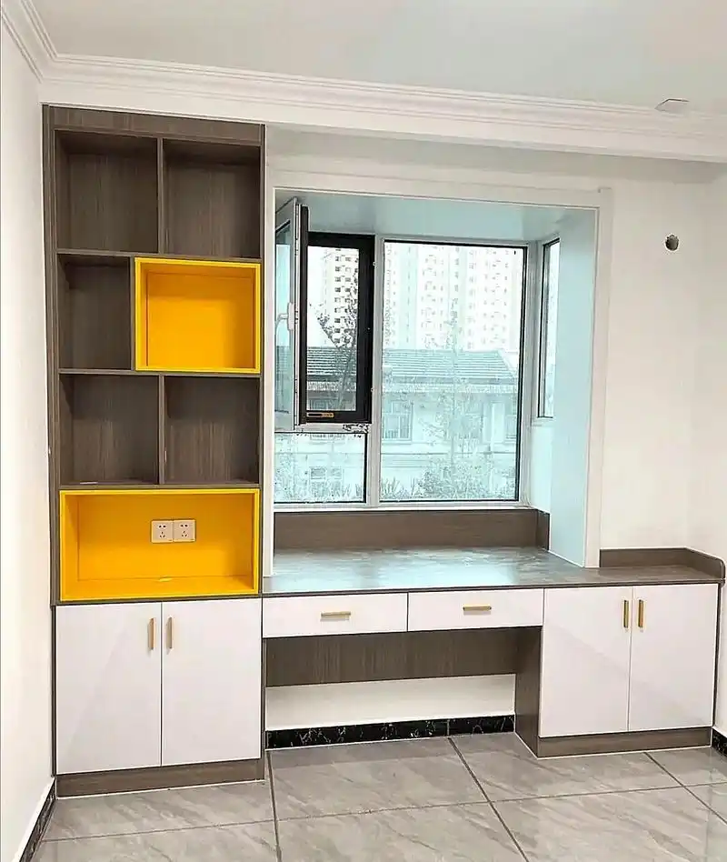 窗台柜子书桌一体效果,飘窗我也不要浪费