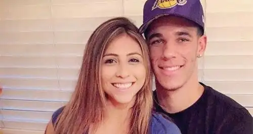 球哥今天在推特上写道:"18年7月22日#zcb"很显然