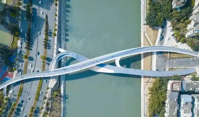 成都五岔子大桥 摄影 karl zhang▲都江堰 伏龙天桥效果图4月28日