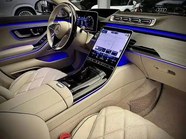 米白色迈巴赫s680 动力v12专享现车|大灯|仪表盘|内饰|奔驰s级_网易