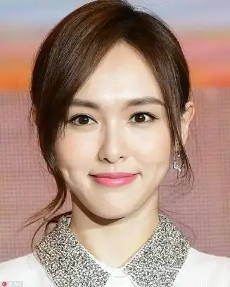 杨幂大s徐娇林允这些女星的下巴都是迷!(9)