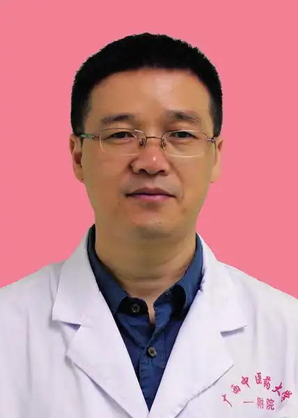 曾平说,医院始终秉持的理念是,温暖的人文关怀与专业的医疗救治同样