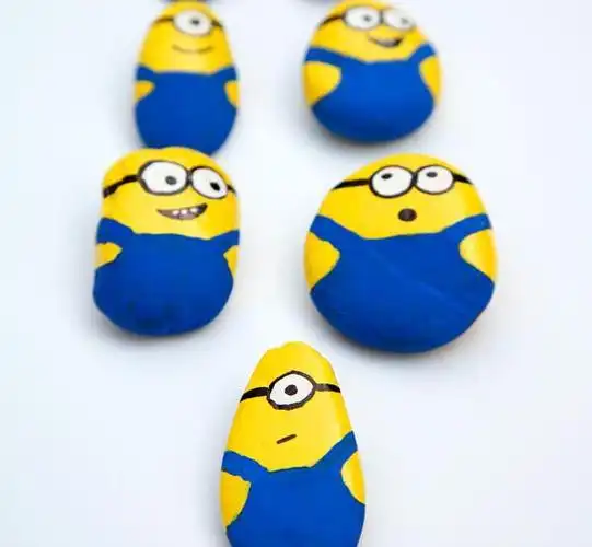 亲子涂鸦-三分钟教会孩子画石头上的小黄人