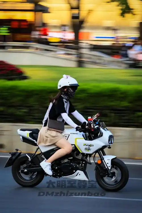 请保持那一份热爱,奔赴下一场山海.#女骑 #摩托 - 抖音