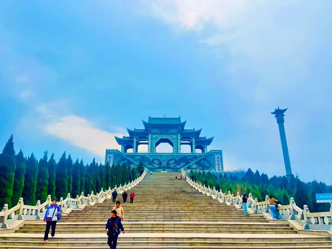 云梦山南天门 云梦山南天门位于河南省鹤壁市淇县云梦山风景区 -抖