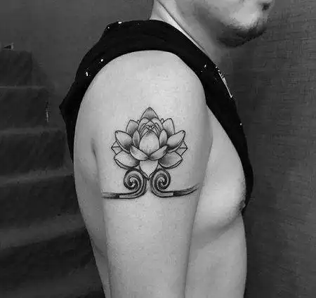 手臂斗战神佛的紧箍咒纹身图案