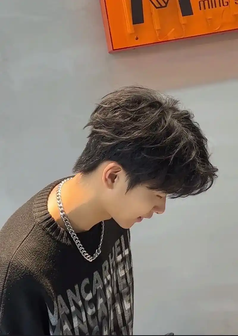 韩系微分.少年感韩系微分发型 清新短发适合大多数小青年,前部 - 抖音