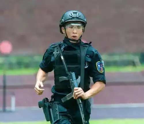 佛山公安特警"枪王之王"曾志文是如何炼成的?