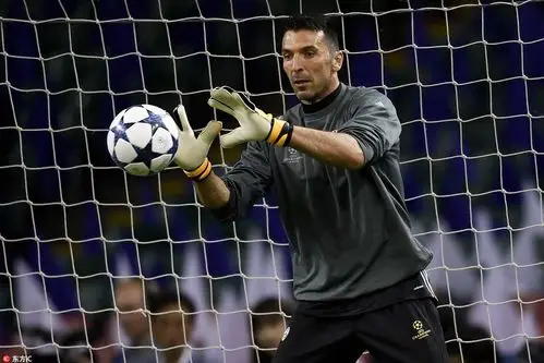 布冯扑救稳健依旧