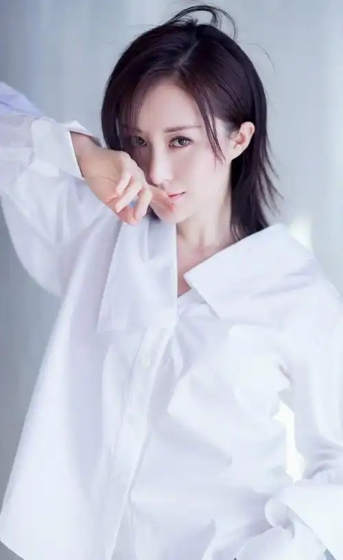 舒畅高清淡雅写真,娇俏可人!__财经头条