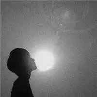 孤独头像男生悲伤_微信头像图片大全