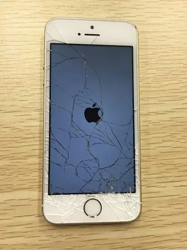 过年也要hold住 iphone爆屏自己换