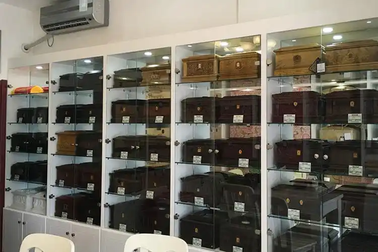 石景山区老山附近有寿衣店吗?