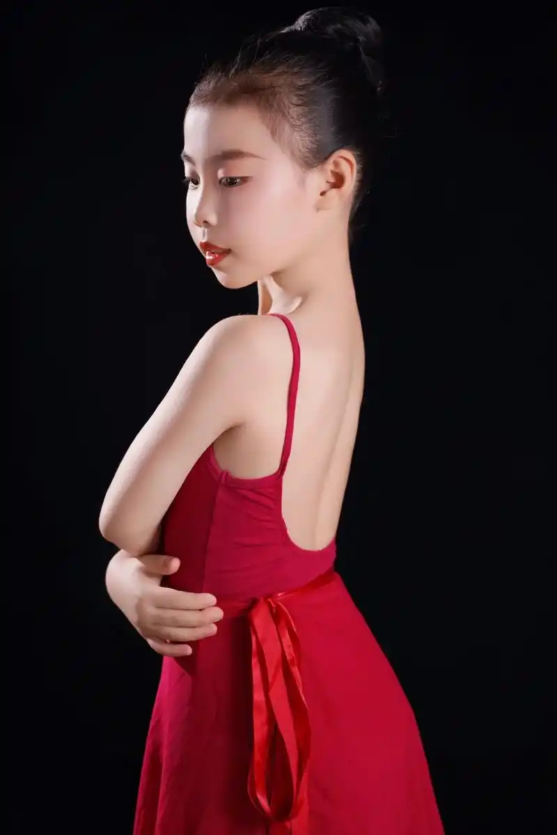 舞蹈艺术写真 #爱跳舞的女孩 #少儿舞蹈培训 #你努力的样 - 抖音